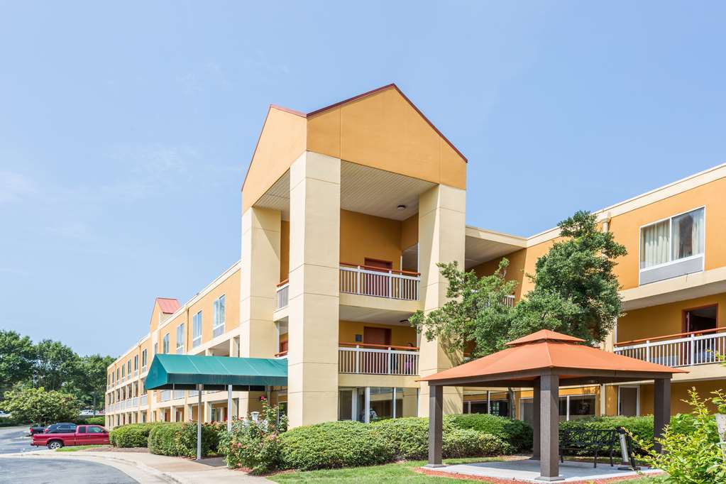 Surestay Plus Hotel By Best Western Durham Medical Center Exterior photo